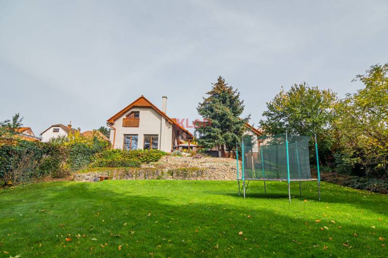 predaj rodinný dom novostavba blatné garáž sauna fitness vináreň veľký pozemok realitná kancelária klopklop klop klop