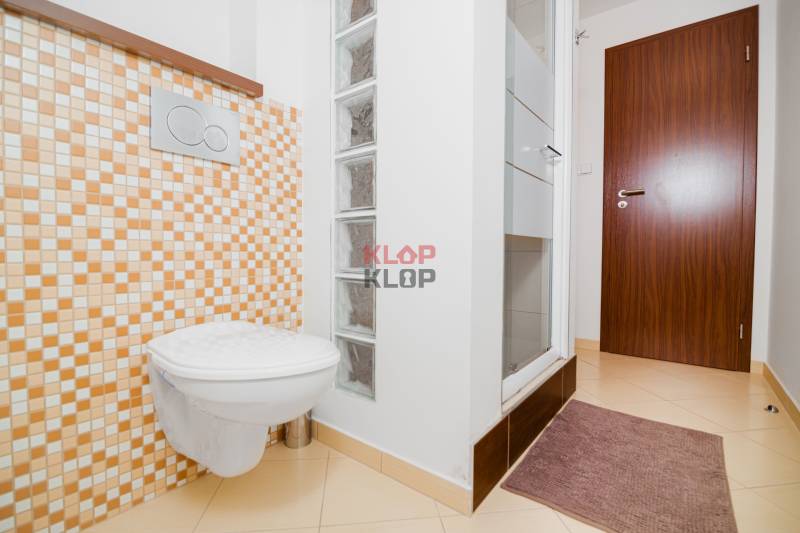 predaj rodinný dom novostavba blatné garáž sauna fitness vináreň veľký pozemok realitná kancelária klopklop klop klop