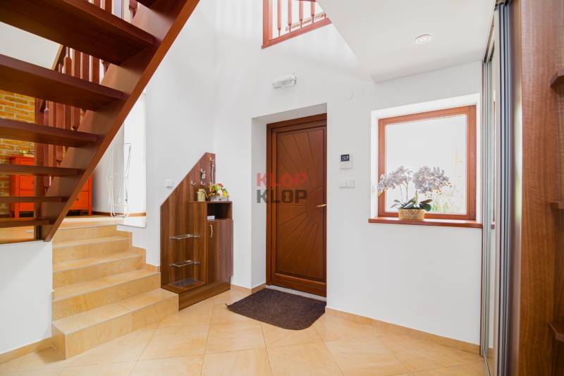 predaj rodinný dom novostavba blatné garáž sauna fitness vináreň veľký pozemok realitná kancelária klopklop klop klop