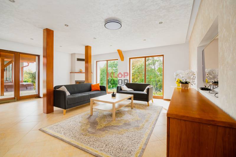 predaj rodinný dom novostavba blatné garáž sauna fitness vináreň veľký pozemok realitná kancelária klopklop klop klop