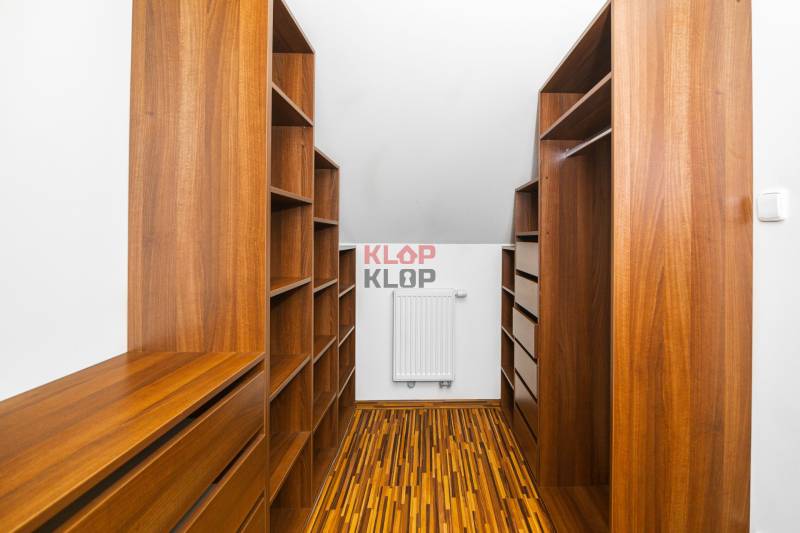 predaj rodinný dom novostavba blatné garáž sauna fitness vináreň veľký pozemok realitná kancelária klopklop klop klop