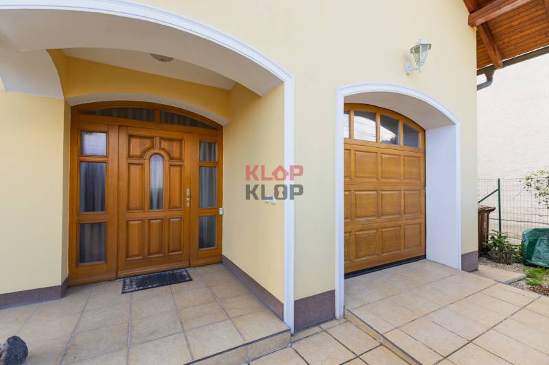 predaj rodinný dom vajnory šuty novostavba veľký pozemok realitná kancelária klop klop klop klop