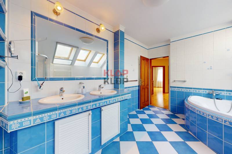 predaj rodinný dom vajnory šuty novostavba veľký pozemok realitná kancelária klop klop klop klop