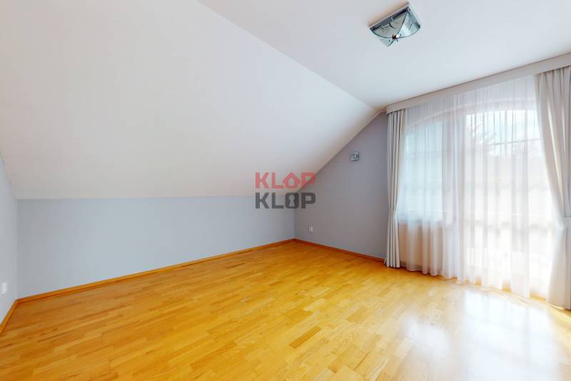 predaj rodinný dom vajnory šuty novostavba veľký pozemok realitná kancelária klop klop klop klop