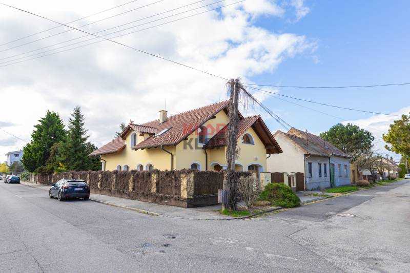 predaj rodinný dom vajnory šuty novostavba veľký pozemok realitná kancelária klop klop klop klop