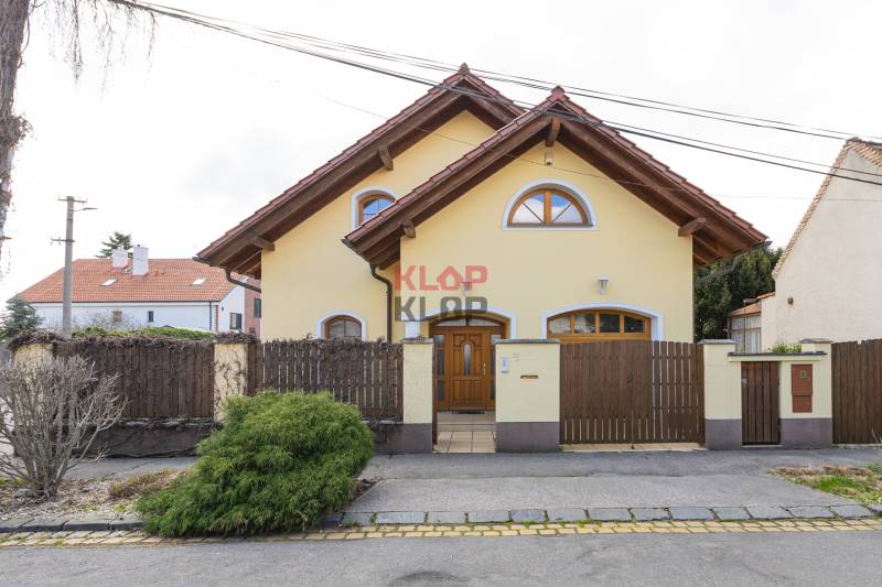 predaj rodinný dom vajnory šuty novostavba veľký pozemok realitná kancelária klop klop klop klop