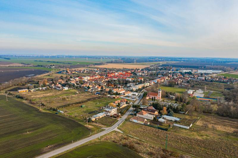 Pozrite si SKVELÝ stavebný pozemok s IS, POVOLENÍM na 2 RD 