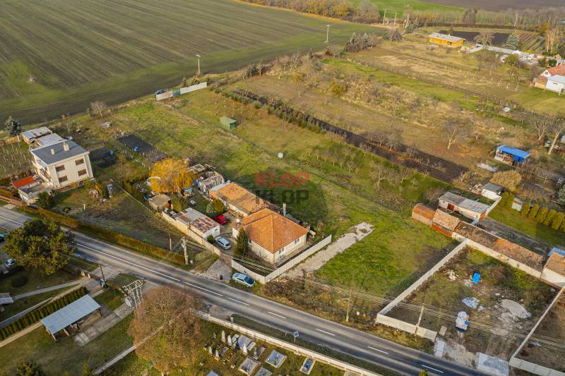 Pozrite si SKVELÝ stavebný pozemok S POVOLENÍM a IS v Pavliciach