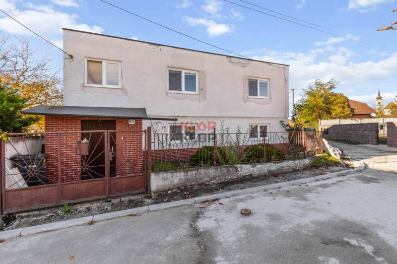 Kúpte si VEĽKÝ 5i RD na OPTIMÁLNOM POZEMKU v SKVELEJ LOKLALITE