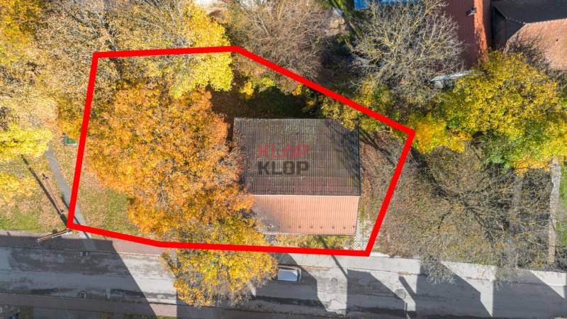 Kúpte si JEDINEČNÚ BUDOVU s 1i BYTOM na biznis v CENTRE VRBOVIEC