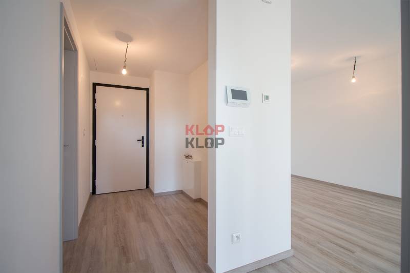 Pozrite si NADŠTANDARDNÝ 2i byt s VEĽKOU ZASKLENOU LODŽIOU v ZWIRN 3