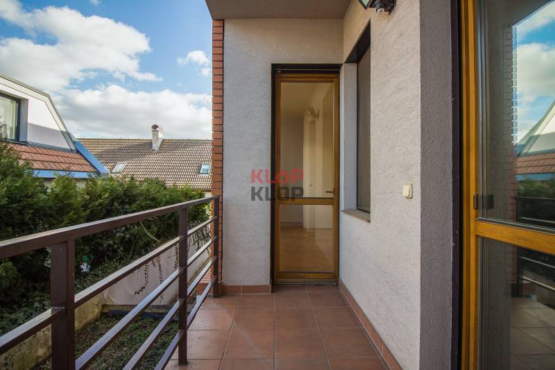 Pozrite si JEDINEČNÝ, VEĽKÝ 3i byt s 2x LODŽIOU, KRBOM a PARKOVANÍM