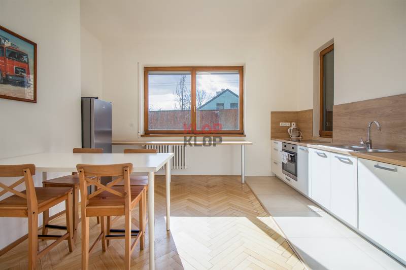 Pozrite si JEDINEČNÝ, VEĽKÝ 3i byt s 2x LODŽIOU, KRBOM a PARKOVANÍM