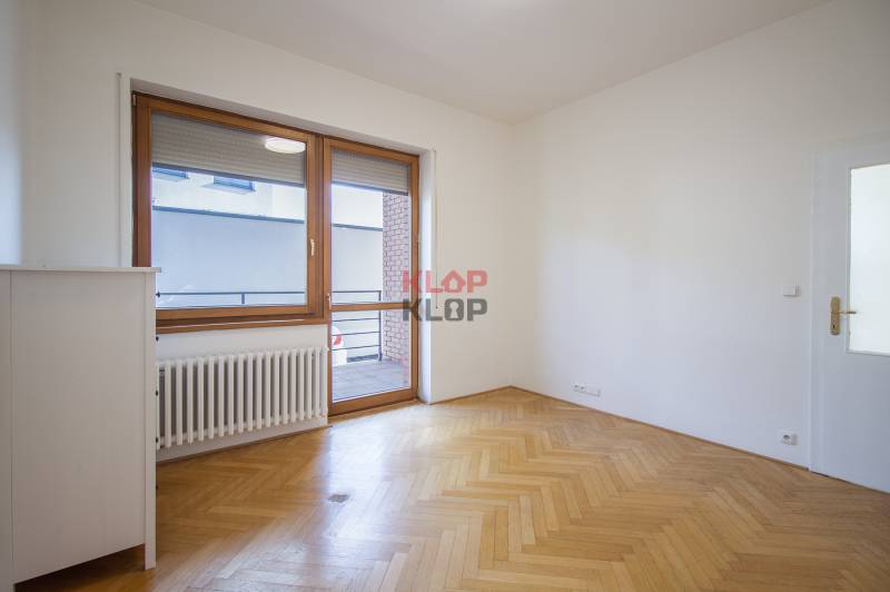 Pozrite si JEDINEČNÝ, VEĽKÝ 3i byt s 2x LODŽIOU, KRBOM a PARKOVANÍM