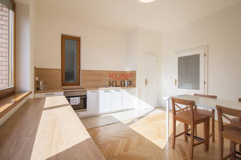 Pozrite si JEDINEČNÝ, VEĽKÝ 3i byt s 2x LODŽIOU, KRBOM a PARKOVANÍM