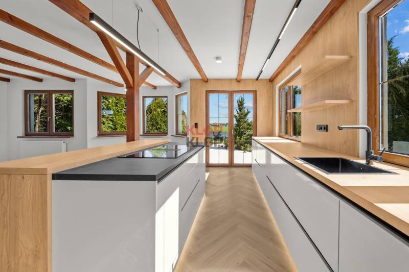 Kúpte si MODERNÝ, IDYLICKÝ 5i RD v NADŠTANDARDE s KRBOM, JAZIERKOM