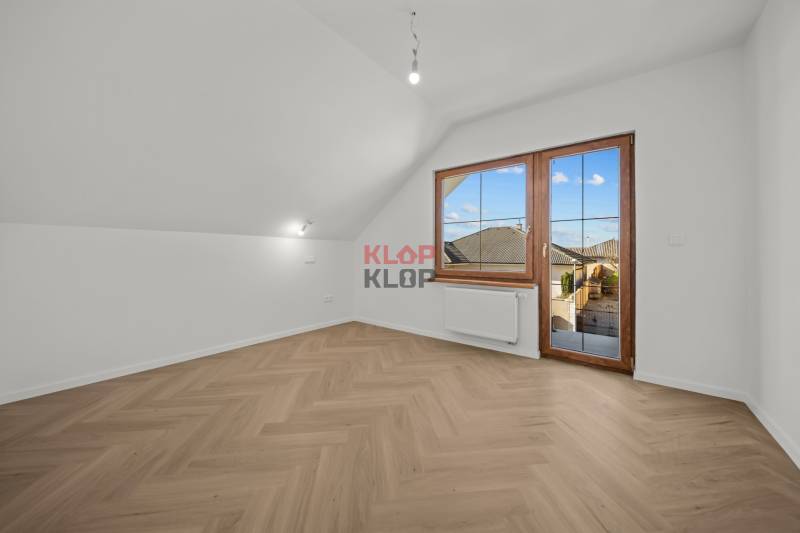 Kúpte si MODERNÝ, IDYLICKÝ 5i RD v NADŠTANDARDE s KRBOM, JAZIERKOM