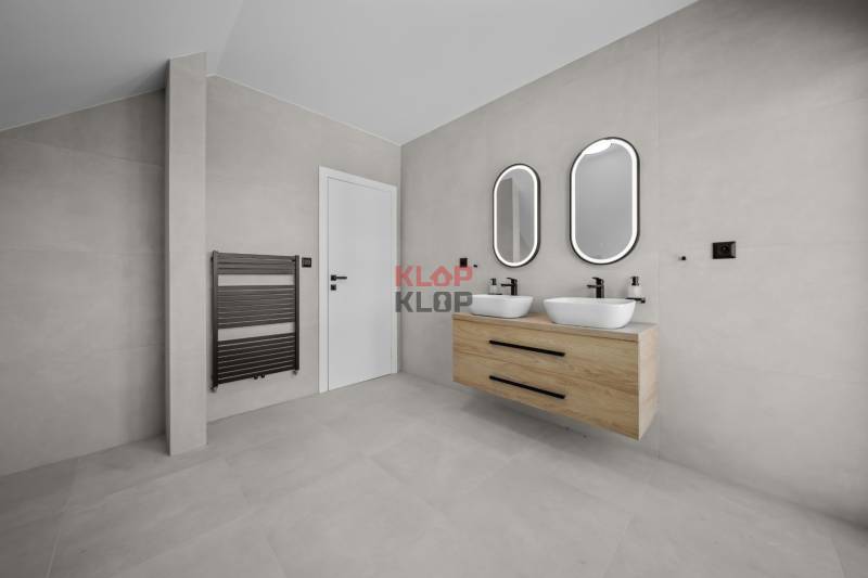 Kúpte si MODERNÝ, IDYLICKÝ 5i RD v NADŠTANDARDE s KRBOM, JAZIERKOM