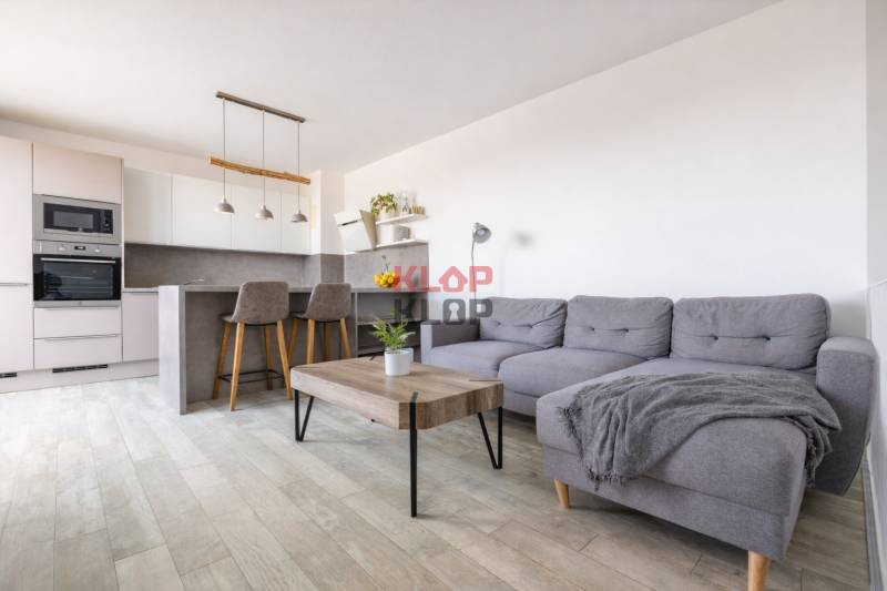 predaj 2 izbový byt terasa novostavba petržalka muchovo námestie novostavba klimatizácia parking moderný nadštandard realitná kancelária klopklop klop klop