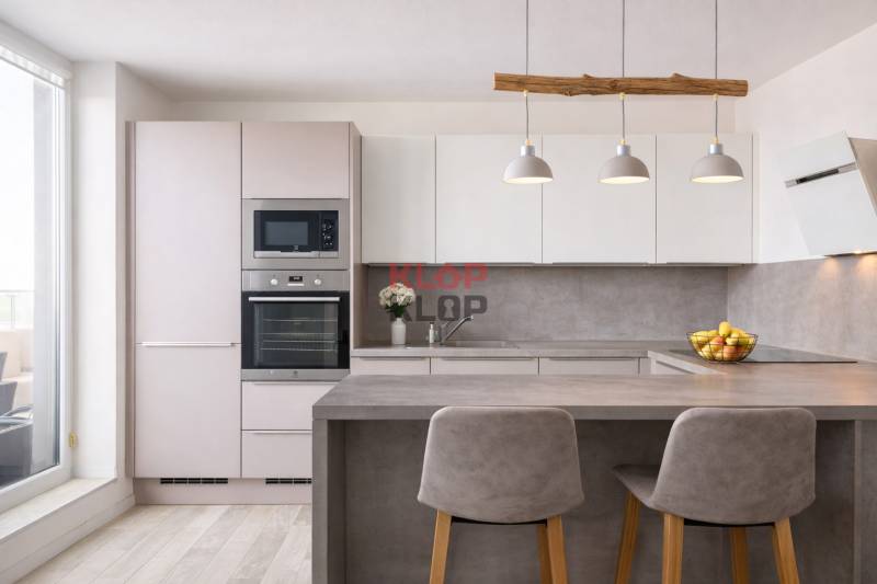 predaj 2 izbový byt terasa novostavba petržalka muchovo námestie novostavba klimatizácia parking moderný nadštandard realitná kancelária klopklop klop klop