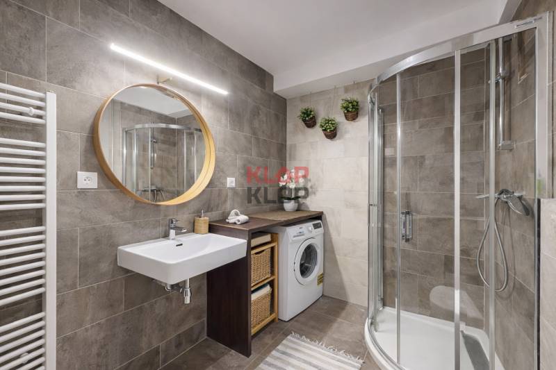 predaj 2 izbový byt terasa novostavba petržalka muchovo námestie novostavba klimatizácia parking moderný nadštandard realitná kancelária klopklop klop klop