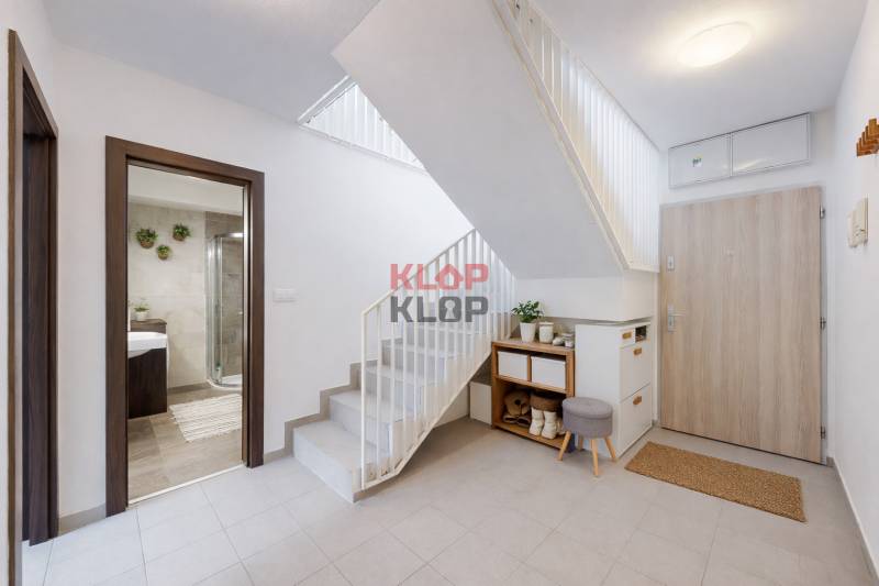 predaj 2 izbový byt terasa novostavba petržalka muchovo námestie novostavba klimatizácia parking moderný nadštandard realitná kancelária klopklop klop klop