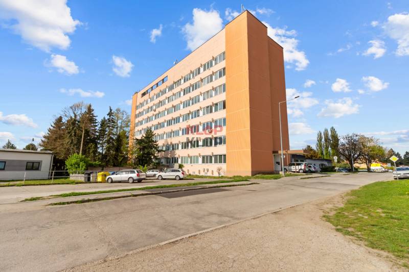 Kúpte si PRÍJEMNÝ 2i byt s PIVNICOU pri CENTRE, KOMPLETNÁ REKON.