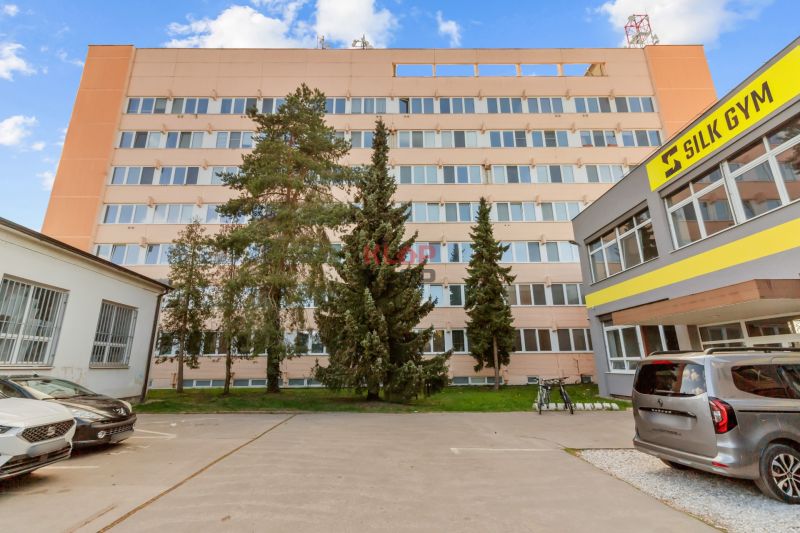 Kúpte si PRÍJEMNÝ 2i byt s PIVNICOU pri CENTRE, KOMPLETNÁ REKON.