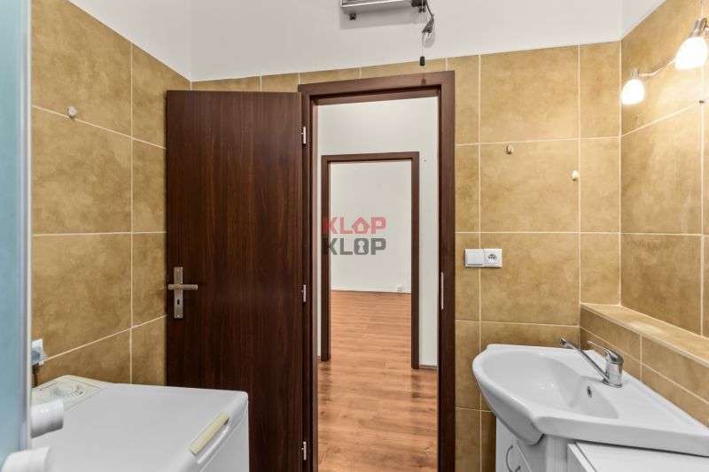 Kúpte si PRÍJEMNÝ 2i byt s PIVNICOU pri CENTRE, KOMPLETNÁ REKON.
