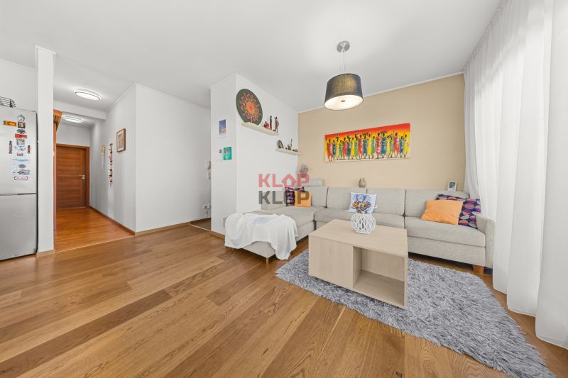 Kúpte si VÝNIMOČNÝ 3,5 i byt 79m2 s TERASOU a PARKOVANÍM V CENE