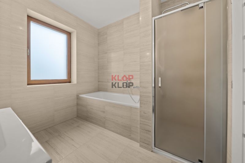 Kúpte si MODERNÝ, PRIESTRANNÝ 4-izbový RD v ŠTANDARDE s terasou