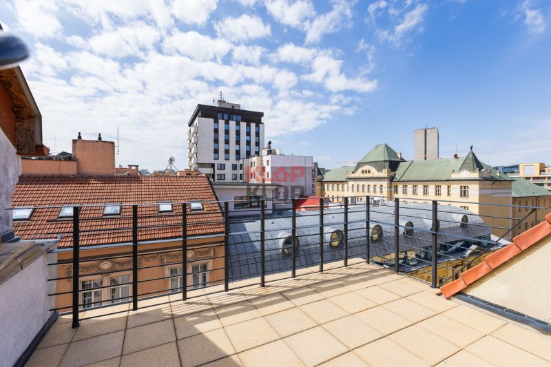predaj mezonet 5 izbový byt loft staré mesto bratislava klemensova kompletná rekonštrukcia terasa