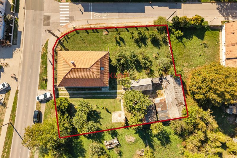 Kúpte si SKVELÝ 4i RD na VEĽKOM 1306 m² POZEMKU s MOŽNOSŤOU VÝSTAVBY