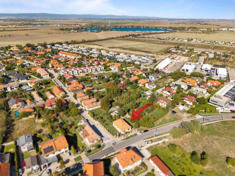 Kúpte si SKVELÝ 4i RD na VEĽKOM 1306 m² POZEMKU s MOŽNOSŤOU VÝSTAVBY