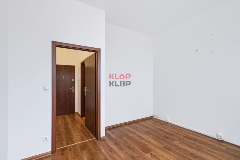 Pozrite si PRÍJEMNÝ 2i byt s PIVNICOU po ČIAST. REKON. v CENTRE Senice