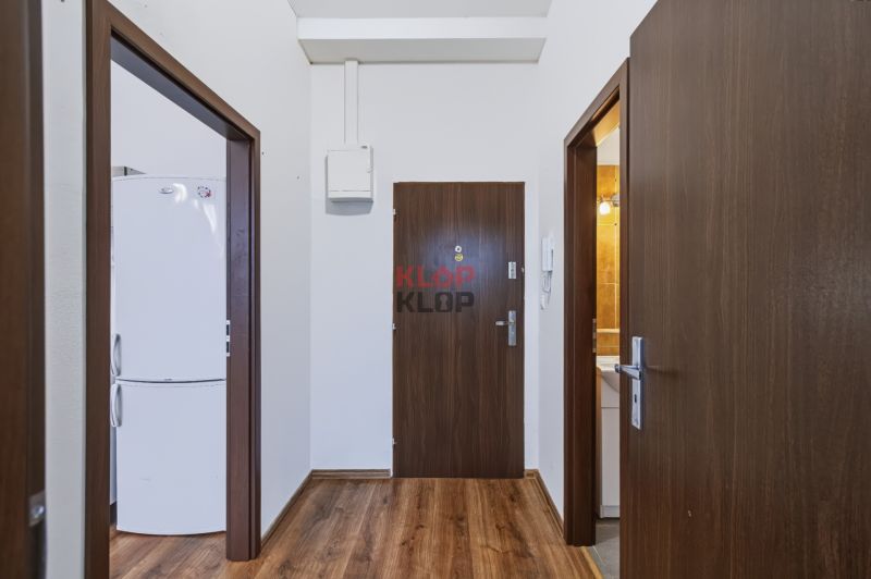 Pozrite si PRÍJEMNÝ 2i byt s PIVNICOU po ČIAST. REKON. v CENTRE Senice