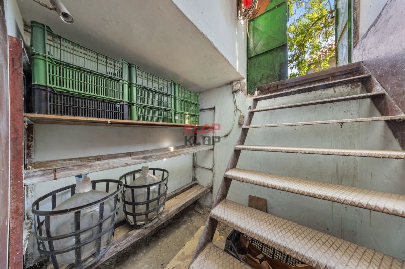 Kúpte si LUKRATÍVNY stavebný pozemok, 640 m², VŠETKY IS pri pozemku