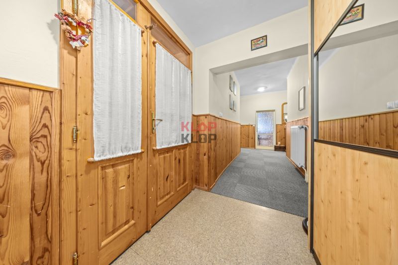 Kúpte si 2 RD (4i + 2i) na ÚCHVATNOM POZ. 4196 m², s BOHATÝM ZÁZEMÍM 