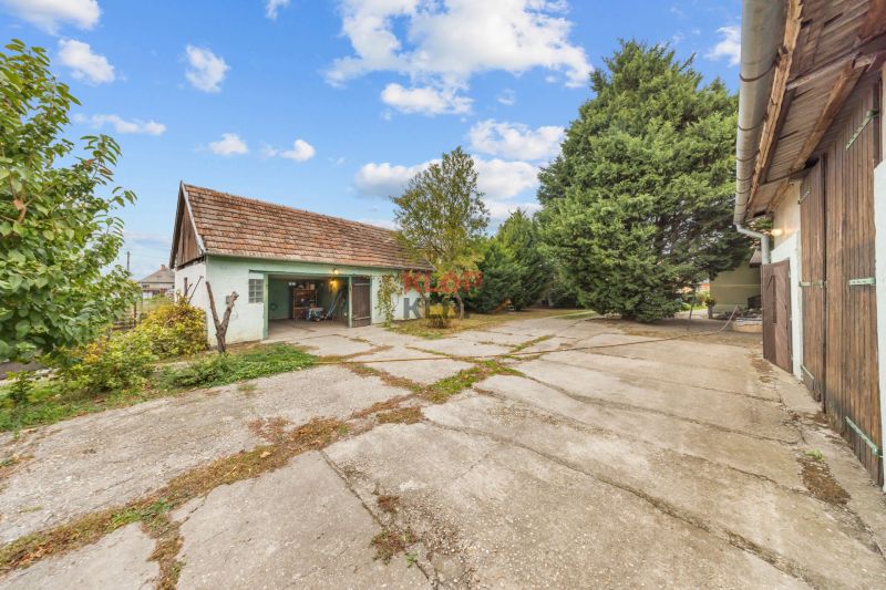 Kúpte si 2 RD (4i + 2i) na ÚCHVATNOM POZ. 4196 m², s BOHATÝM ZÁZEMÍM 