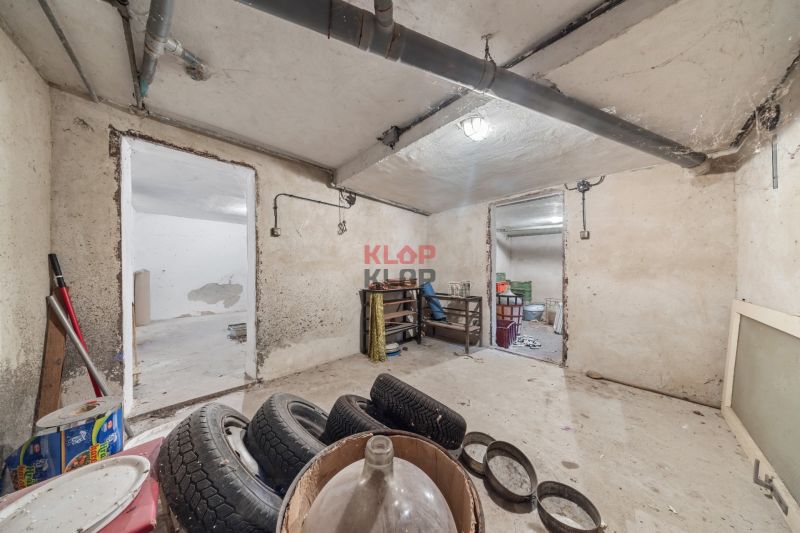 Kúpte si 2 RD (4i + 2i) na ÚCHVATNOM POZ. 4196 m², s BOHATÝM ZÁZEMÍM 