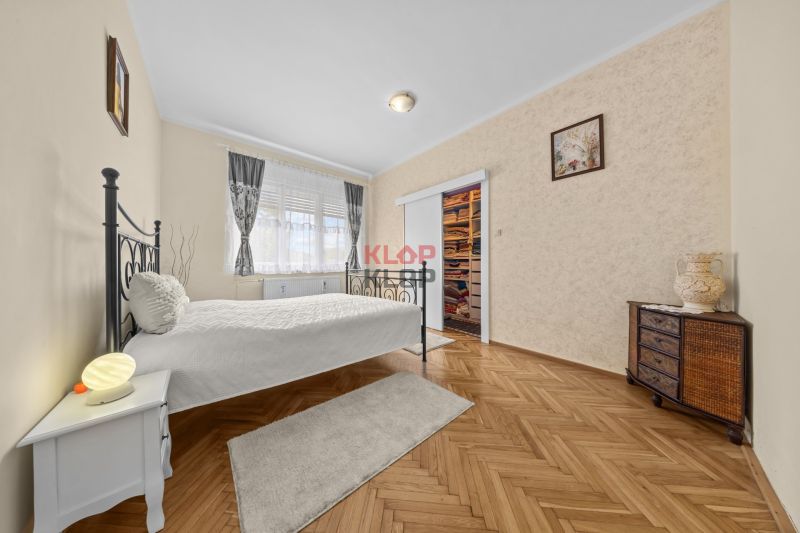 Kúpte si 2 RD (4i + 2i) na ÚCHVATNOM POZ. 4196 m², s BOHATÝM ZÁZEMÍM 