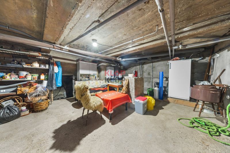 Kúpte si 2 RD (4i + 2i) na ÚCHVATNOM POZ. 4196 m², s BOHATÝM ZÁZEMÍM 