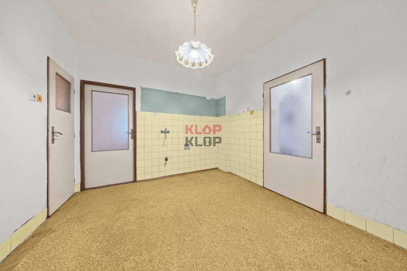 Kúpte si 2 RD (4i + 2i) na ÚCHVATNOM POZ. 4196 m², s BOHATÝM ZÁZEMÍM 