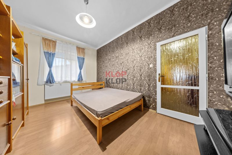 Kúpte si 2 RD (4i + 2i) na ÚCHVATNOM POZ. 4196 m², s BOHATÝM ZÁZEMÍM 