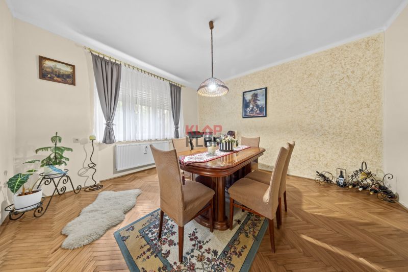 Kúpte si 2 RD (4i + 2i) na ÚCHVATNOM POZ. 4196 m², s BOHATÝM ZÁZEMÍM 