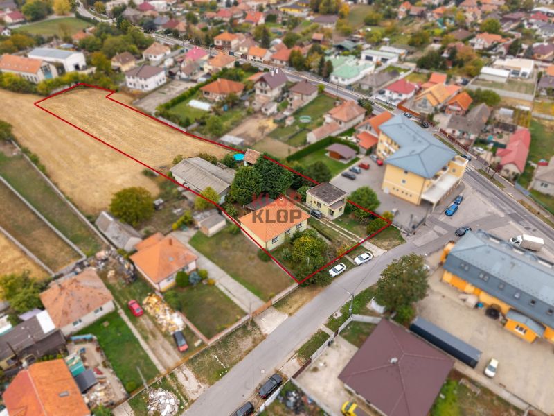 Kúpte si 2 RD (4i + 2i) na ÚCHVATNOM POZ. 4196 m², s BOHATÝM ZÁZEMÍM 